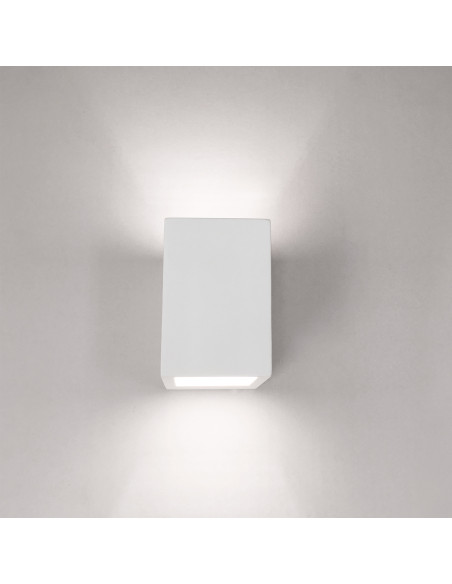 Aplique de pared modelo UMA 200 en color Blanco para 2XG9 (no incluida)