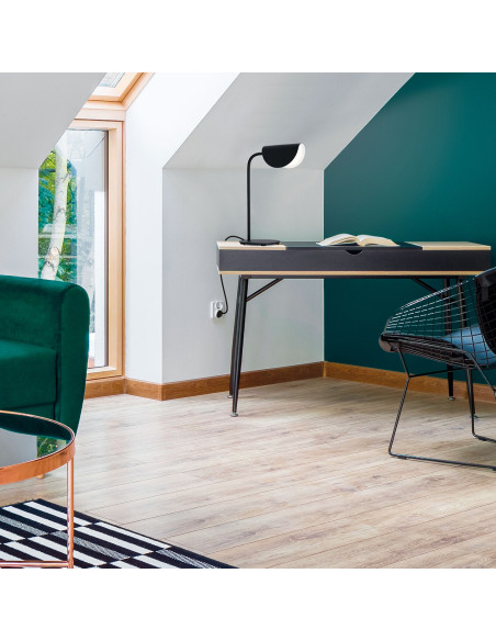 Lámpara de mesa modelo MT2142-BK en color Negro para 1XG9 (no incluida)