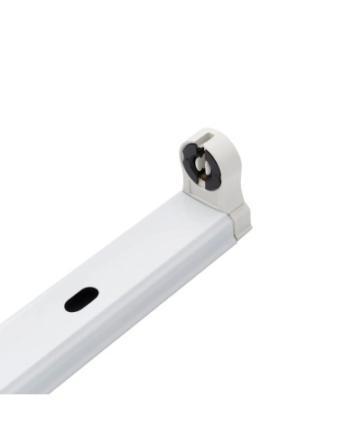 Plafones de techo modelo REGLETA 1XT8 - 607x43x34 en color Blanco